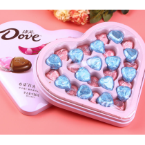 Caja de regalo de chocolate en forma de corazón Dove