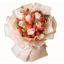 Il Bouquet di 33 Fragole e 7 Rose Rosa