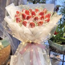 The Bouquet of 19 Strawberries