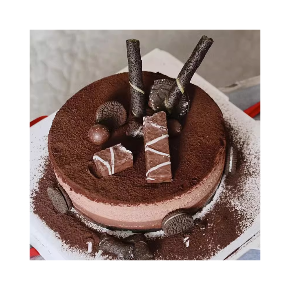 Torta di compleanno mousse al tiramisù con biscotti Oreo