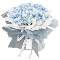 The Bouquet of 99 White Roses Blue Tinted « Snow Queen »