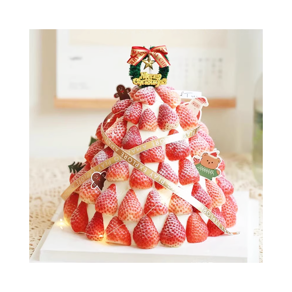 Gâteau d'anniversaire aux fraises style sapin de Noël