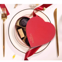 Godiva Chocolates Coffret cadeau de couleur rouge en forme de cœur