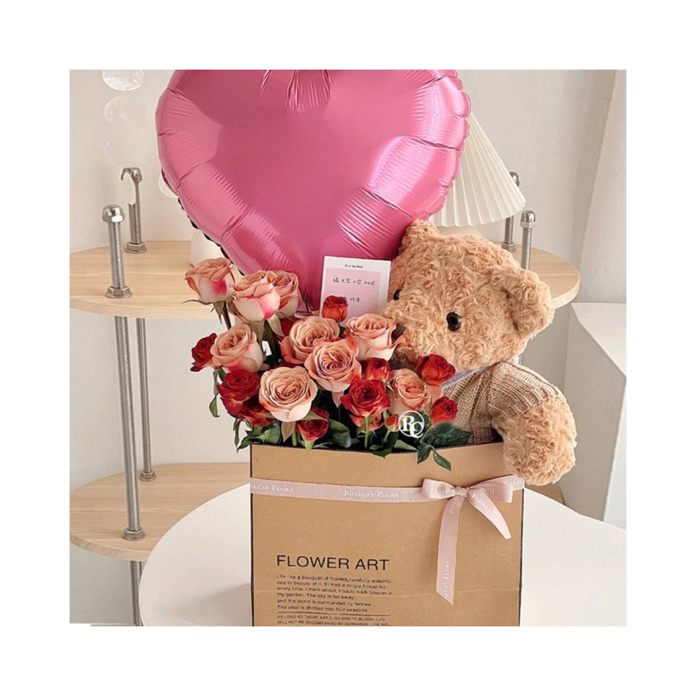 La Scatola Regalo di Fiori, Rose Cappuccino, Orsetto di Peluche e Palloncino « Romantica al Tramonto »