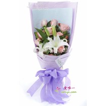 The bouquet of flowers « Fill the World with Love »